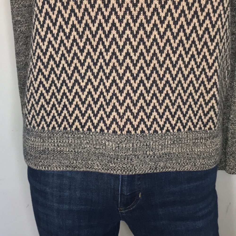 🎉HP🎉 Urban Outfitters Patterned Sweater - Picture 4 of 10